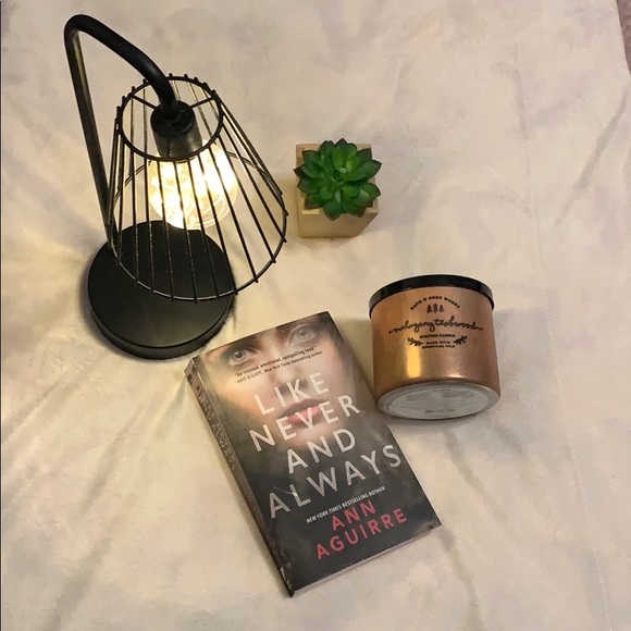 Book - Picture 1 of 1